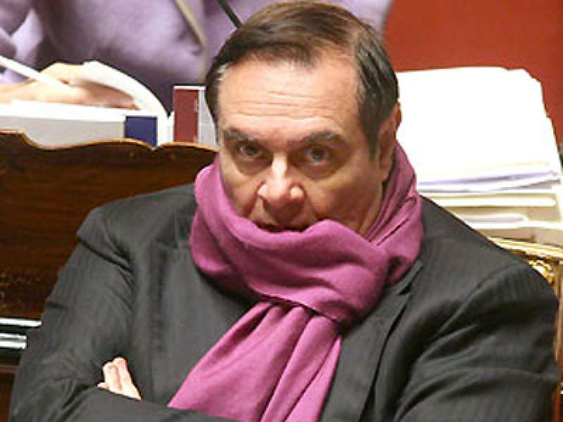 Università Sannio: “Sì a carriera alias”. Il sindaco Mastella, però, preferisce il silenzio.
