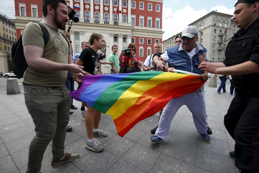 La Russia aggiunge il movimento Lgbt alla lista dei terroristi